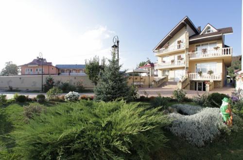 Pensiunea Boema Piatra Neamţ Esterno foto