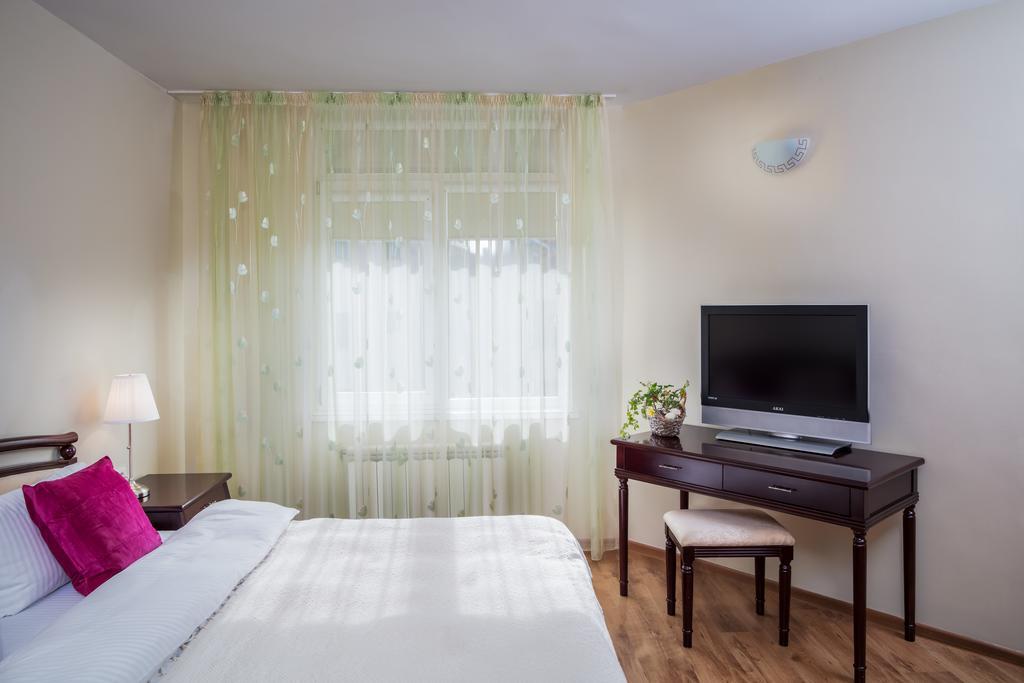 Pensiunea Boema Piatra Neamţ Esterno foto