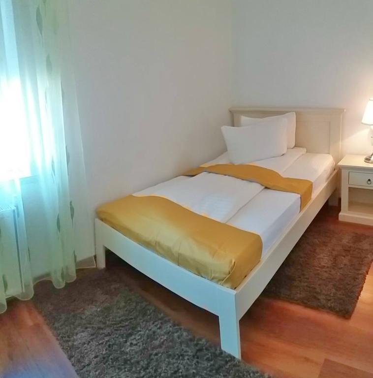 Pensiunea Boema Piatra Neamţ Esterno foto
